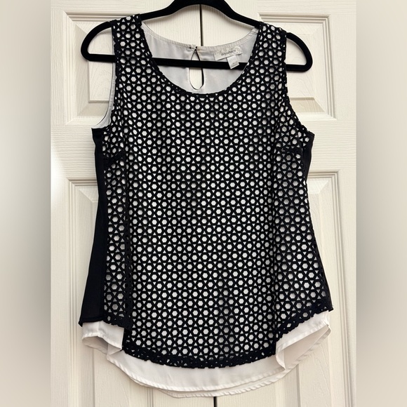 dressbarn Tops - dressbarn Black Geometric Overlay Tank with White Underlayer